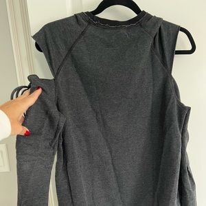 Cutout long sleeve sweatshirt